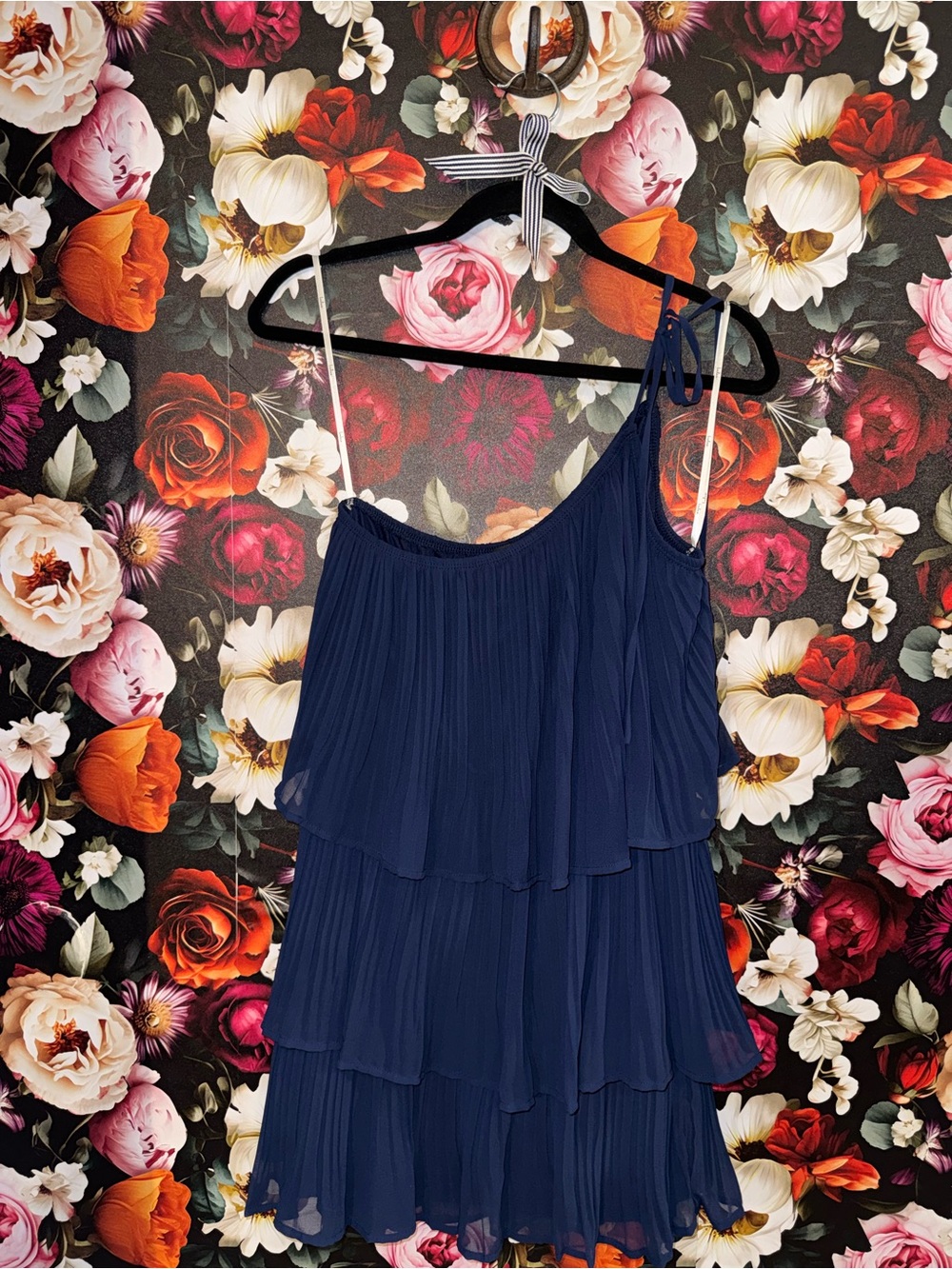Lulu's Navy Blue One-Shoulder Tiered Pleated Dress, Medium, NWT - Picture 12 of 14